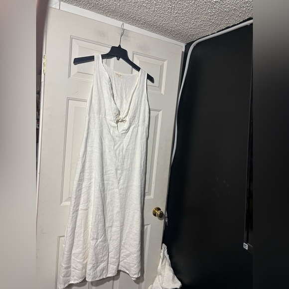 Harley Jae white linen dress - Picture 1 of 4